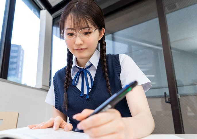 Pergi menemui murid lama Sayaka Otoshiro