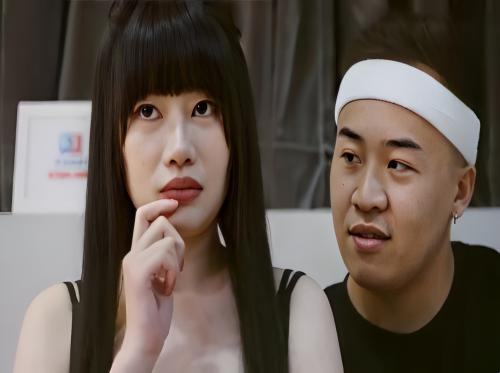 Sialan model telanjang yang cantik